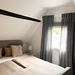 Goldstueck Wohnen Im Weinberg 펜션
